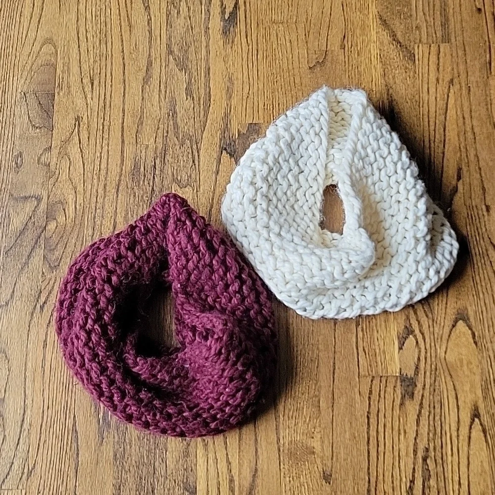 Hollister Set Bundle 2 Chunky Knit Scarves White Burgundy Cableknit Loop 17